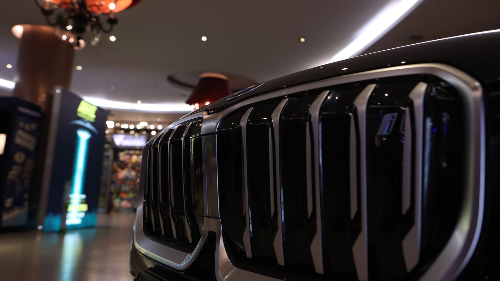 Η BMW Βελμάρ στα Village Cinemas στο Mediterranean Cosmos